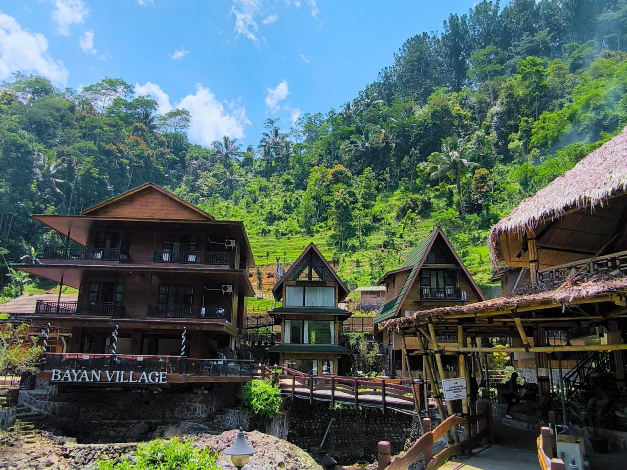 Bayan Village Baturraden Exteriör bild